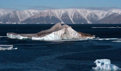 Icebergs no Ártico