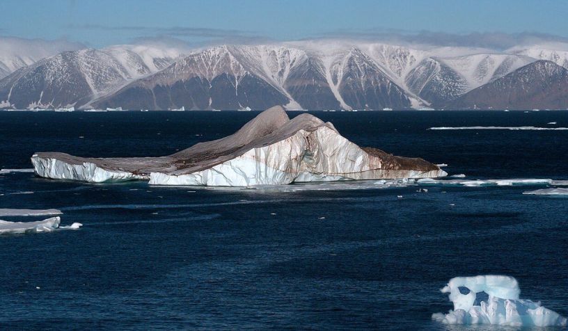 Icebergs no Ártico • Brocken Inaglory / Wikimedia Commons