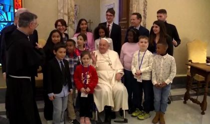 Papa Francisco denuncia mortes de crianças em conflitos globais