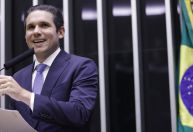 Hugo à CNN: defendemos mediação em torno de emendas