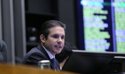 Após conversas, Hugo avalia que polêmica do 8/1 está superada