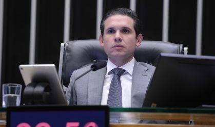 Hugo Motta promete celeridade para PEC da Segurança Pública