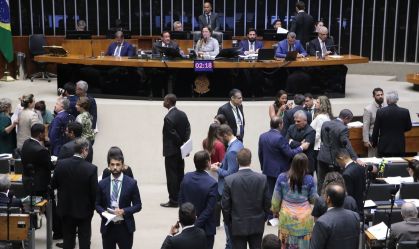 Câmara analisa projeto para pais tirarem férias no recesso escolar