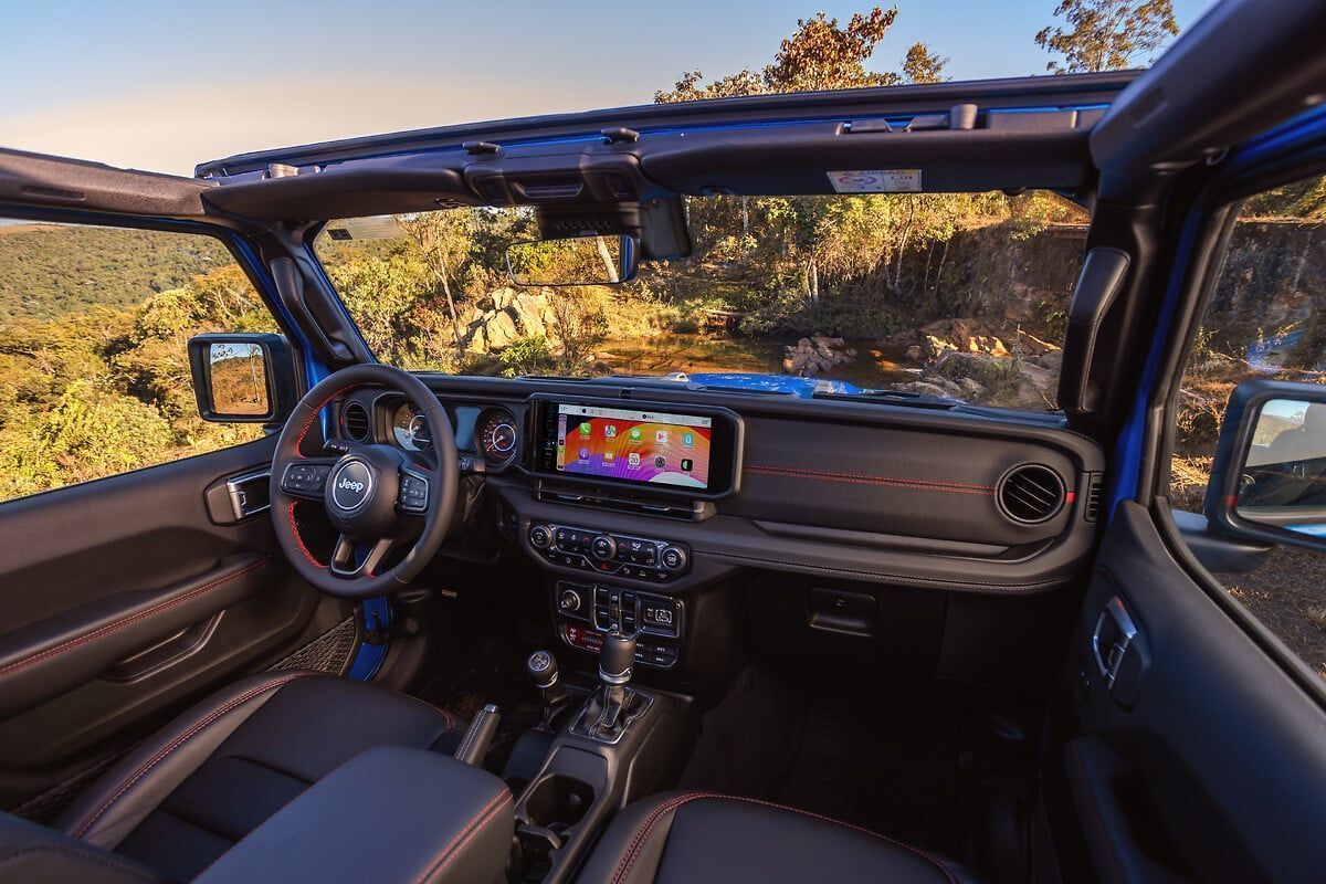 Modelo recebeu um novo painel • Jeep/Divulgação