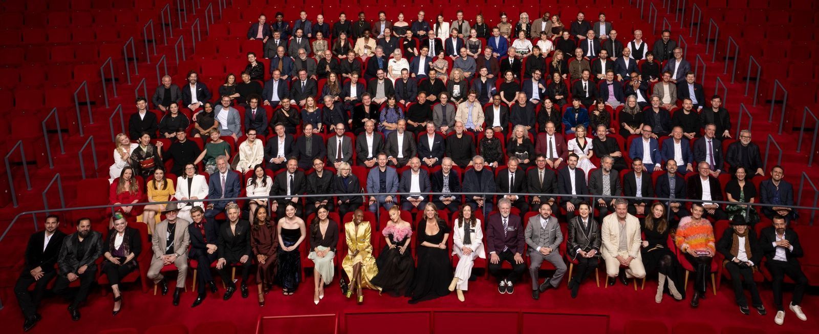 Famosos se reúnem em jantar dos indicados ao Oscar 2025