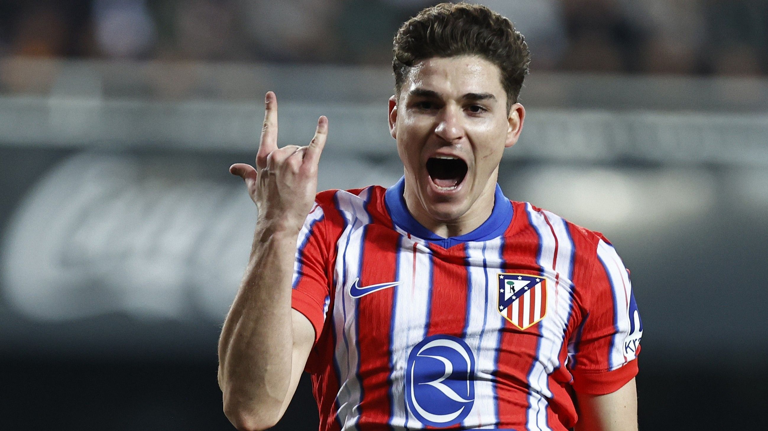 Julián Álvarez fez dois gols na vitória do Atlético de Madrid sobre o Valencia