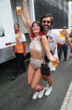 Julio Andrade e esposa no bloco Acadêmicos do Baixa Augusta, em São Paulo
