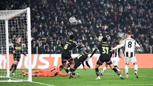 Juventus bateu o PSV na ida dos playoffs da Champions League