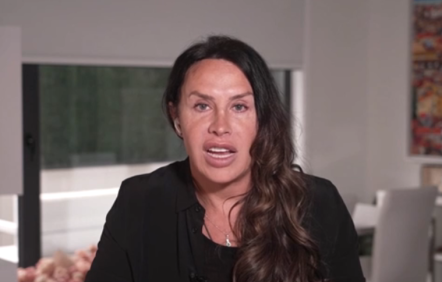 Atriz Karla Sofía Gascón, de "Emilia Perez", em entrevista à CNN