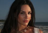 Kéfera fala sobre bissexualidade e casamento: "Dedo está chamando aliança"