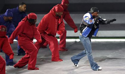 Kendrick Lamar atinge pico de buscas após Super Bowl com ataque a Drake