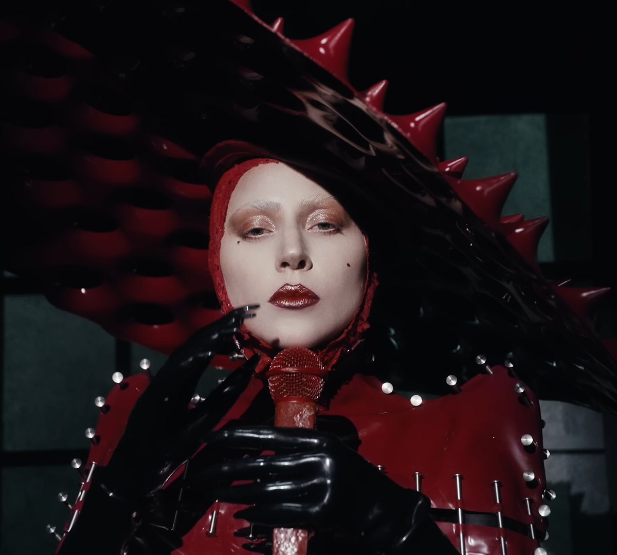 Surto psicótico, internação e silêncio: o relato chocante de Lady Gaga que veio à tona agora psicologiasdobrasil.com.br - Surto psicótico, internação e silêncio: o relato chocante de Lady Gaga que veio à tona agora