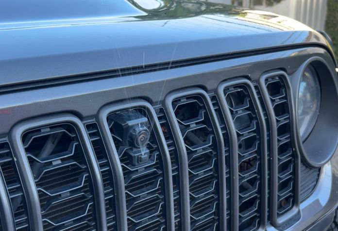 Jato direcionado à câmera facilita limpeza • Rodrigo Barros/CNN