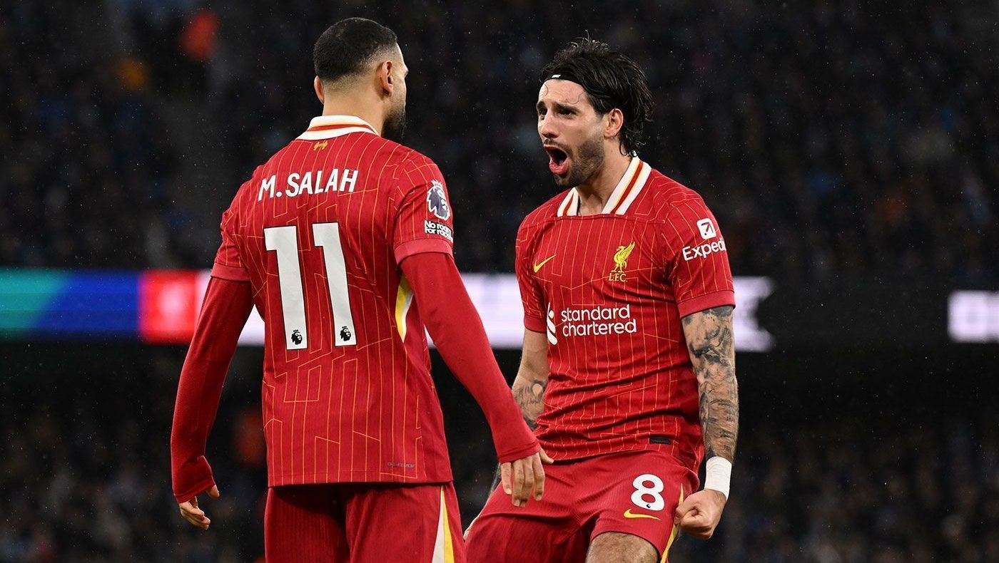 Salah e Szoboszlai marcaram para o Liverpool no duelo com Manchester City
