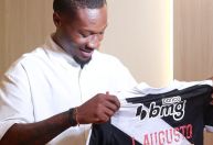 Vasco anuncia angolano como novo reforço; veja detalhes