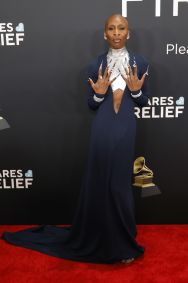 Cynthia Erivo, estrela de &quot;Wicked&quot;, no tapete vermelho do Grammy 2025