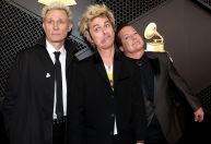 Fãs se revoltam após Green Day cancelar show no Rio por causa de futebol