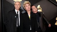 Fãs se revoltam após Green Day cancelar show no Rio por causa de futebol
