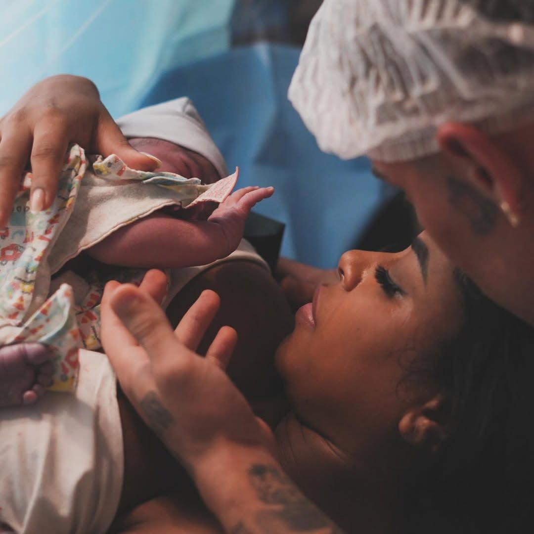 Nasce Rás, primeiro filho de MC Daniel e Lorena Maria • Instagram/Lorena Maria