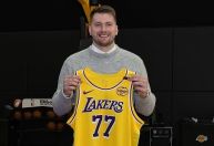 Luka Doncic admite choque com troca, mas se diz empolgado com o Lakers