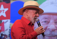 Não adianta ameaçar pela Justiça nem perseguir Moraes, diz Lula