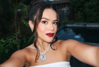 Maisa usa joias de coleção assinada por Ariana Grande; veja fotos