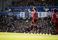 United sai atrás, mas arranca empate com Everton na Premier League