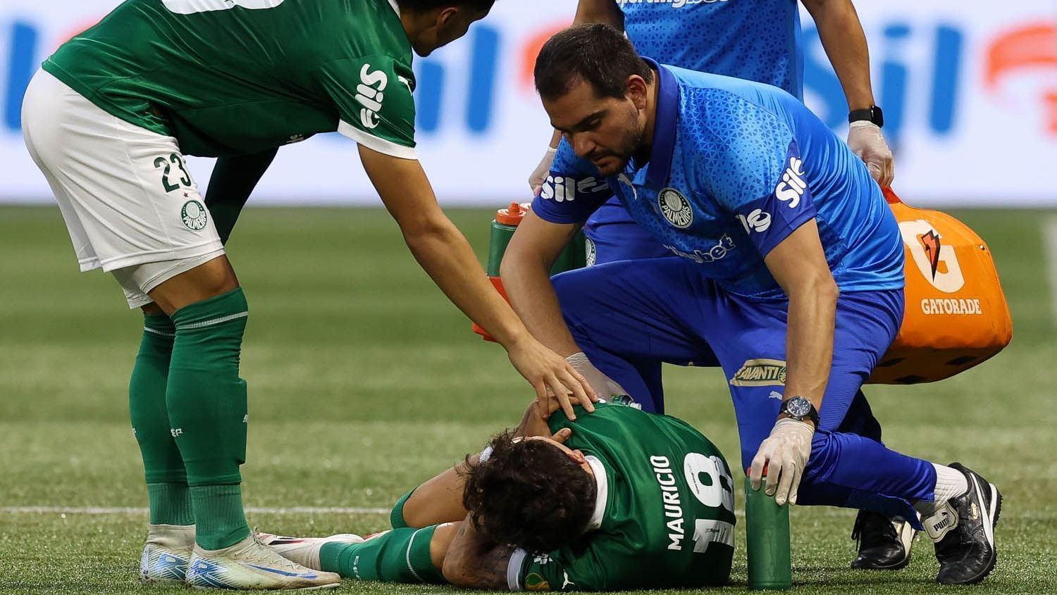 Mauricio se machucou aos dois minutos de jogo