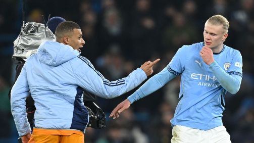 Mbappé e Haaland após a partida pela Champions League