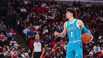 LaMelo Ball está com dores no tornozelo