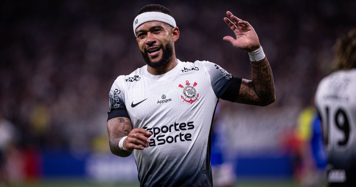 Memphis pede "humildade" ao Corinthians após classificação na Libertadores | CNN Brasil
