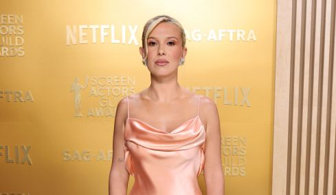 Millie Bobby Brown no SAG Awards 2025