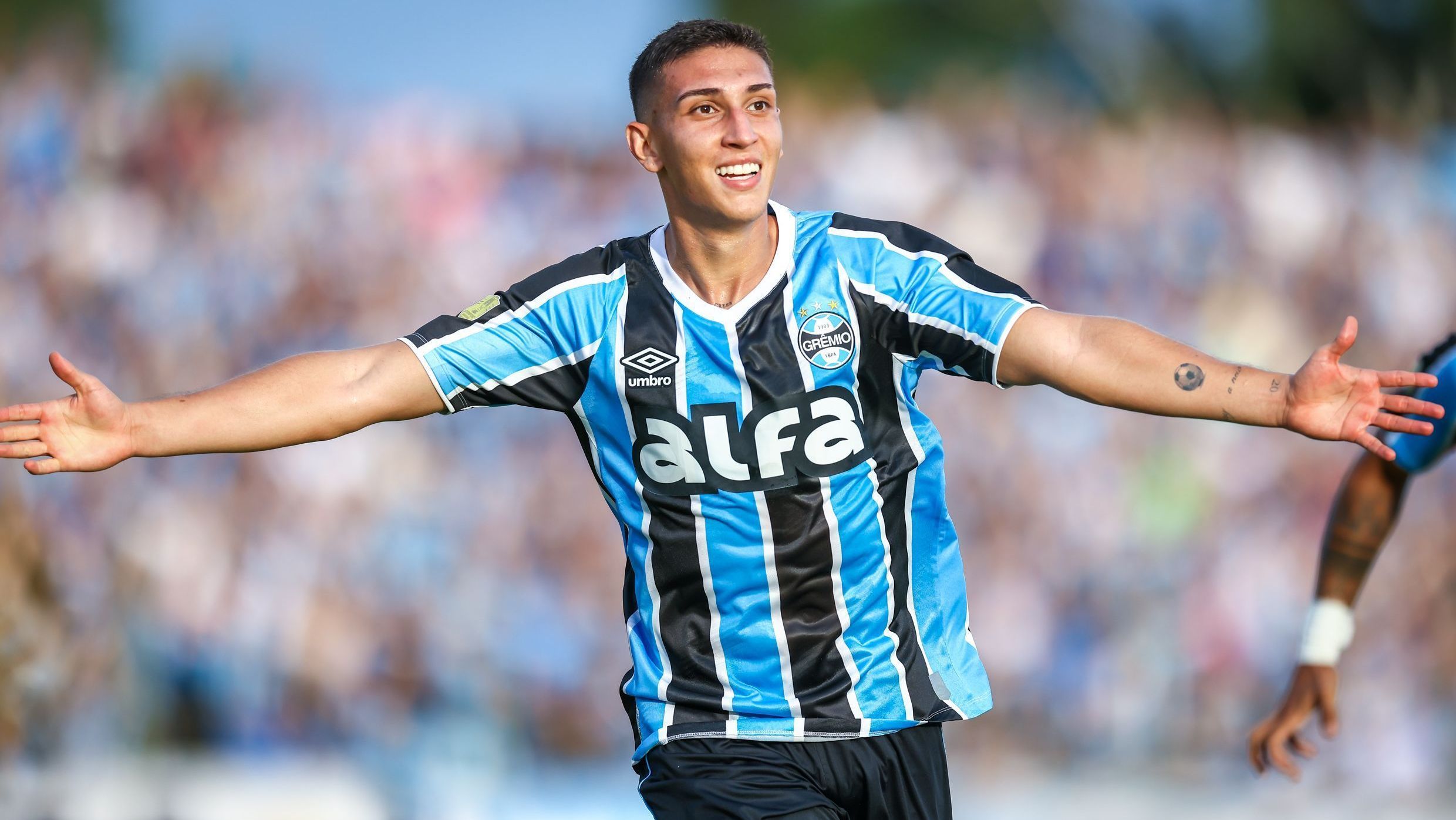 Monsalve comemora gol pelo Grêmio