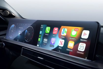 Apple CarPlay permitirá reprodução de vídeos em tela central; entenda