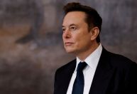 "Um verdadeiro imbecil": Musk critica conselheiro de Trump sobre tarifas