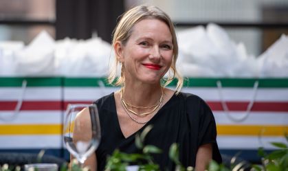 "Vou Te Contar": Naomi Watts faz desabafo sobre menopausa em novo livro