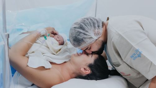O segundo filho do cantor Dilsinho, 32, com Beatriz Ferraz, nasceu na noite deste domingo (3)