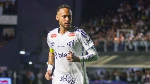 Neymar entrou no intervalo em sua primeira partida após retorno ao Santos