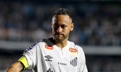 Neymar não está confirmado para o jogo contra o Novorizontino, no domingo (9)