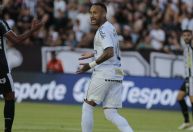 Veja o gol olímpico de Neymar pelo Santos em vitória no Paulistão
