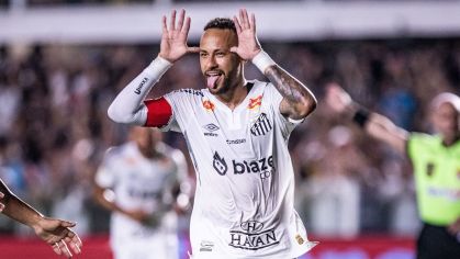 Neymar comemora gol