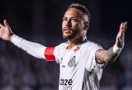 Em 18 dias de Santos, Neymar já supera tempo de jogo pelo Al-Hilal