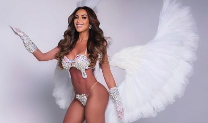 Nicole Bahls se transforma em Angel da Victoria's Secret em novas fotos
