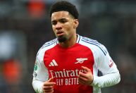 Premier League impede joia do Arsenal de frequentar vestiários; entenda