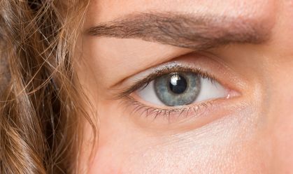 Cor dos olhos interfere na visão? Entenda se há relação