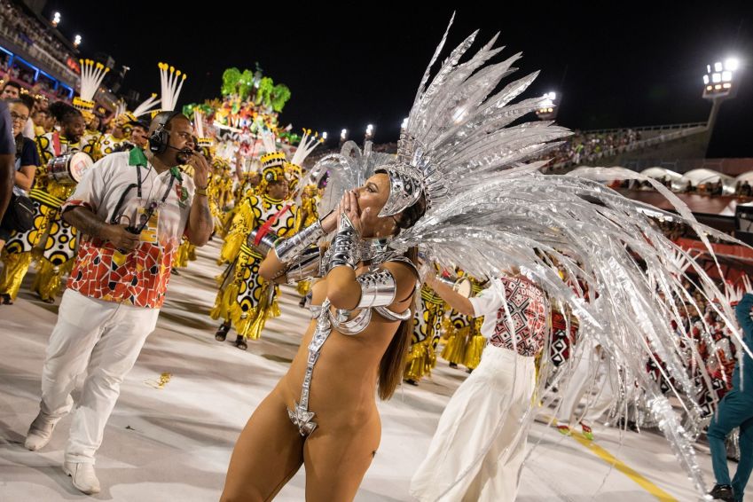 Paolla Oliveira no desfile da Grande Rio 2023 • Serginho Bittencourt/Rio Carnaval