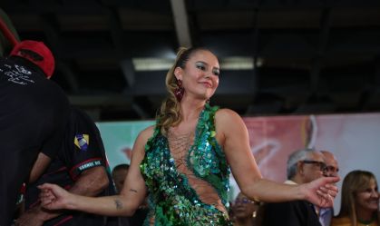 Paolla Oliveira no último ensaio de quadra da Grande Rio
