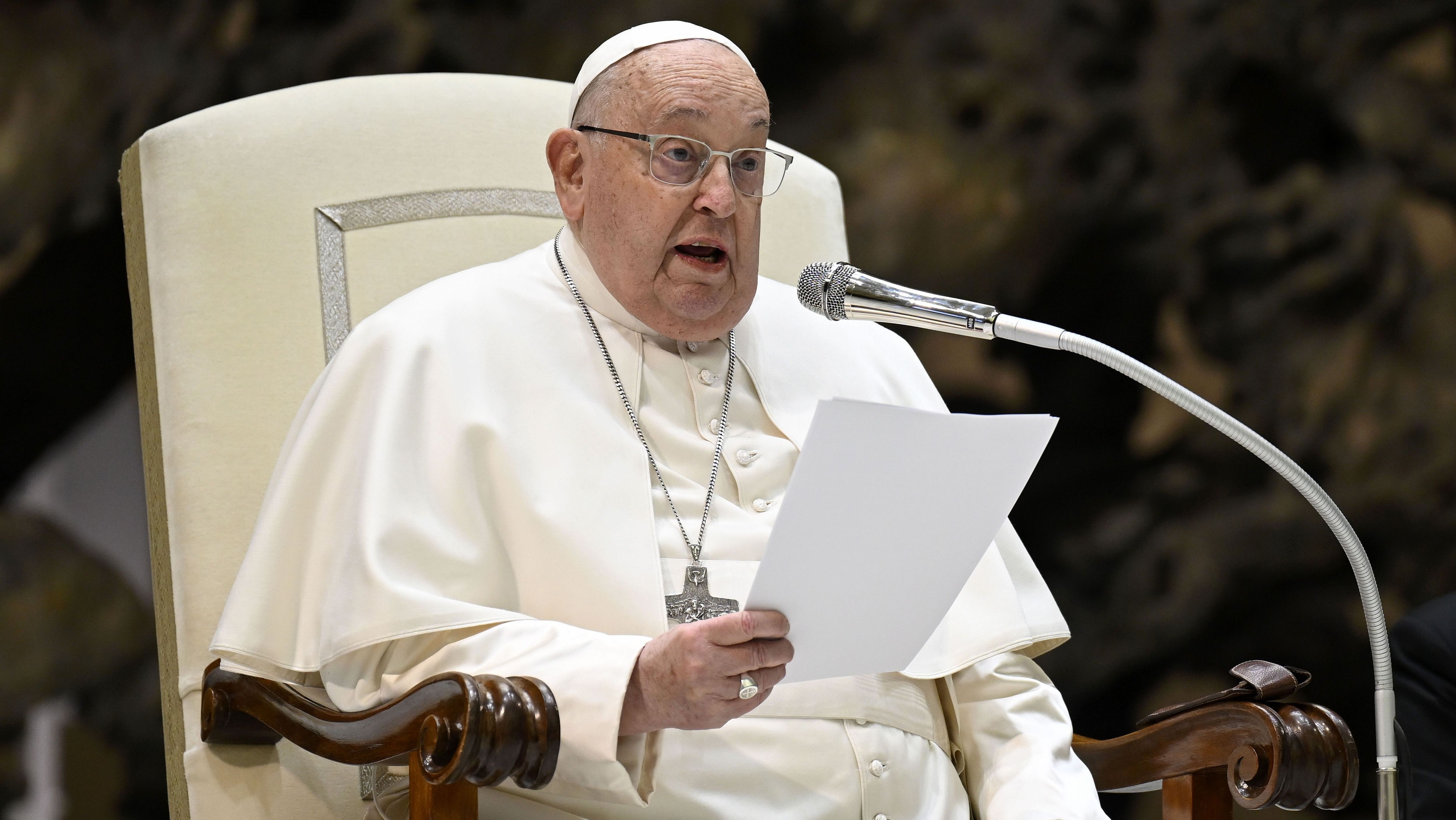 Papa francisco: entenda o que é pneumonia bilateral | cnn brasil