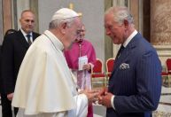 Rei Charles III e rainha Camila visitarão Papa Francisco