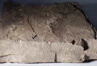 Pesquisadores revelam mensagens misteriosas em pedra mais antiga do mundo